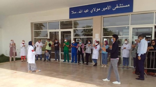 إضراب للأطباء والممرضين يعرقل التلقيح ضد كورونا
