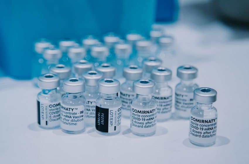  أكثر من 81 في المائة من سكان الكويت تلقوا جرعتي اللقاحات ضد فيروس كورونا