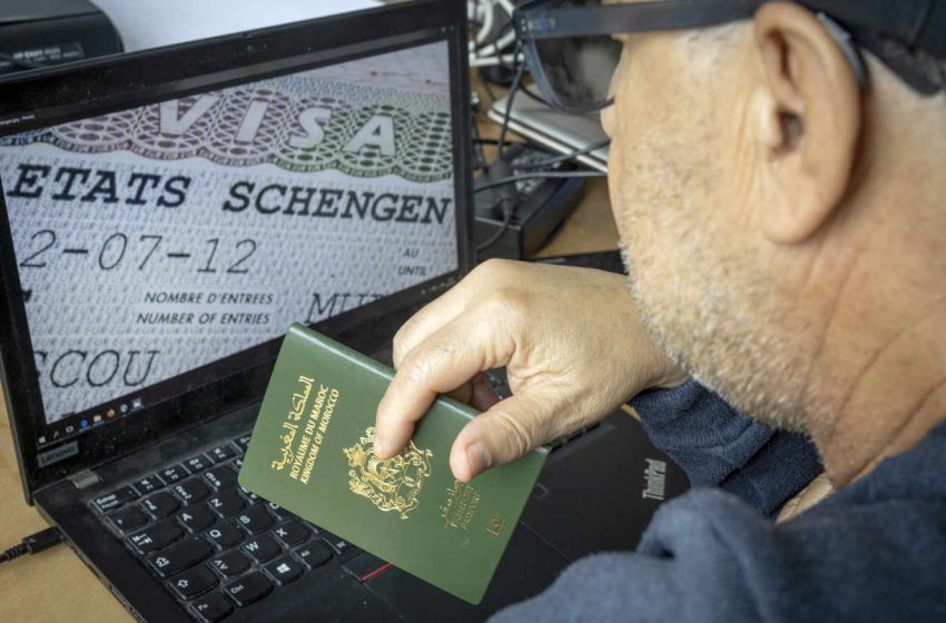  تقليص عدد التأشيرات الفرنسية .. فرنسيون من أصل مغربي يستنكرون القرار “غير العادل” الذي تم اتخاذه “عشوائيا”