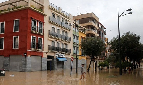  عواصف وفيضانات تجتاح عدة مناطق في إسبانيا