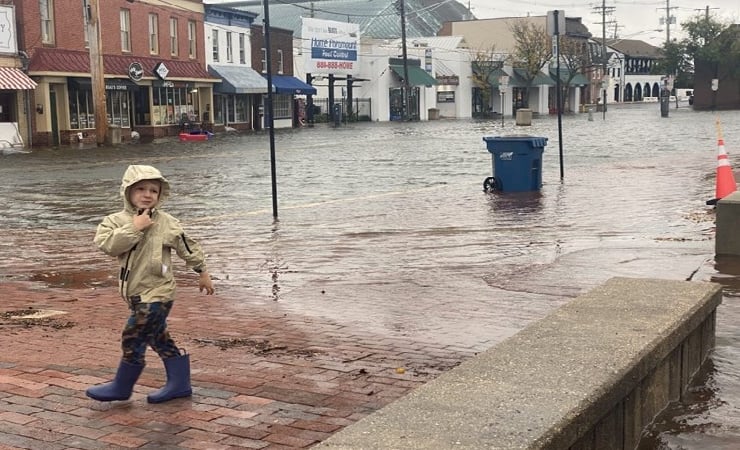  فيضانات هائلة تضرب الساحل الشرقي للولايات المتحدة