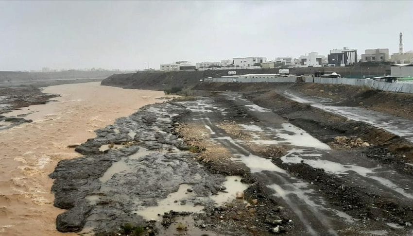  سلطنة عمان .. وفاة 11 شخصا جراء إعصار ” شاهين “