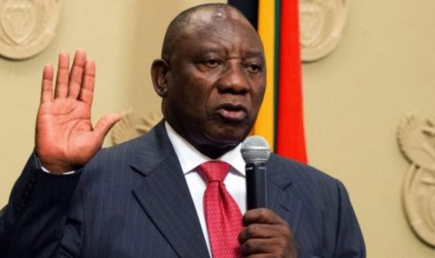  رئيس جنوب إفريقيا يطلب رفعا فوريا لقيود السفر المفروضة على بلاده