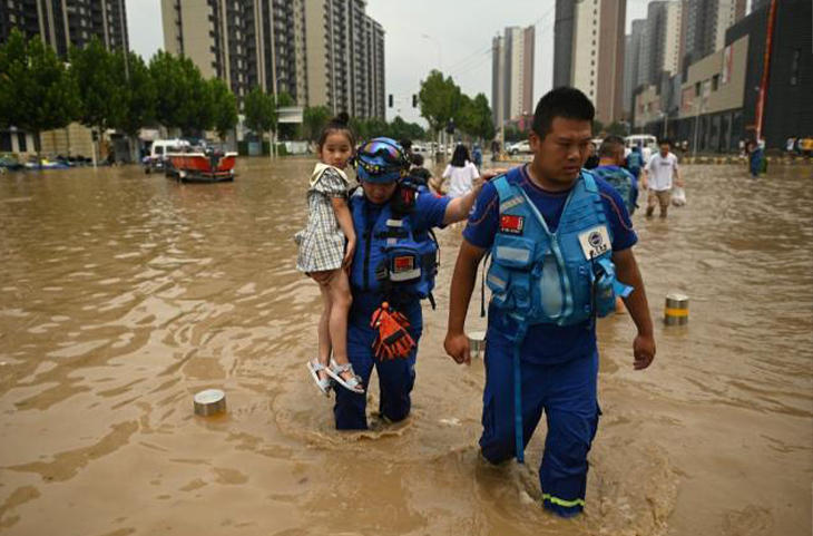  الصين تدعم المقاطعات المتضررة من الفيضانات