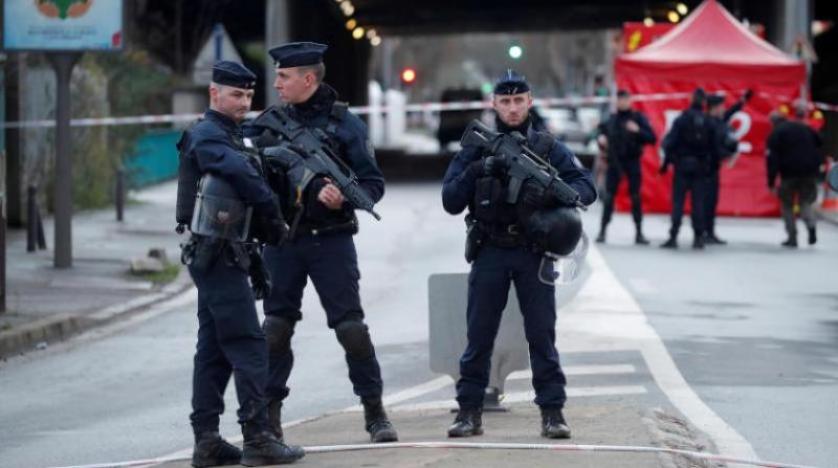  تعرض شرطي للطعن في العاصمة الفرنسية باريس