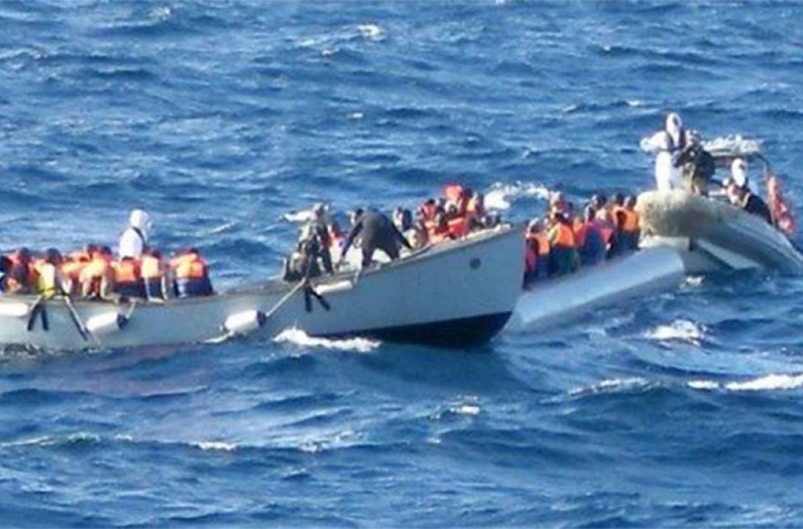 وفاة 17 مهاجرا سريا إثر غرق قواربهم قبالة سواحل تونس