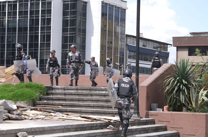  رئيس الإكوادور يمدد حالة الطوارئ في البلاد لمكافحة الجريمة