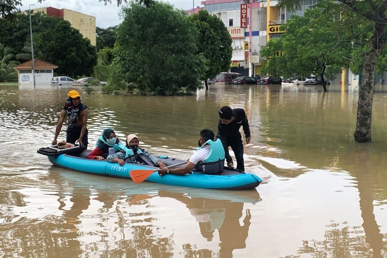 ماليزيا .. ارتفاع حصيلة ضحايا الفيضانات إلى 46 قتيلا
