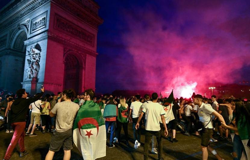 الشرطة الفرنسية تغلق الشانزليزيه تحسبا لنهائي كأس العرب