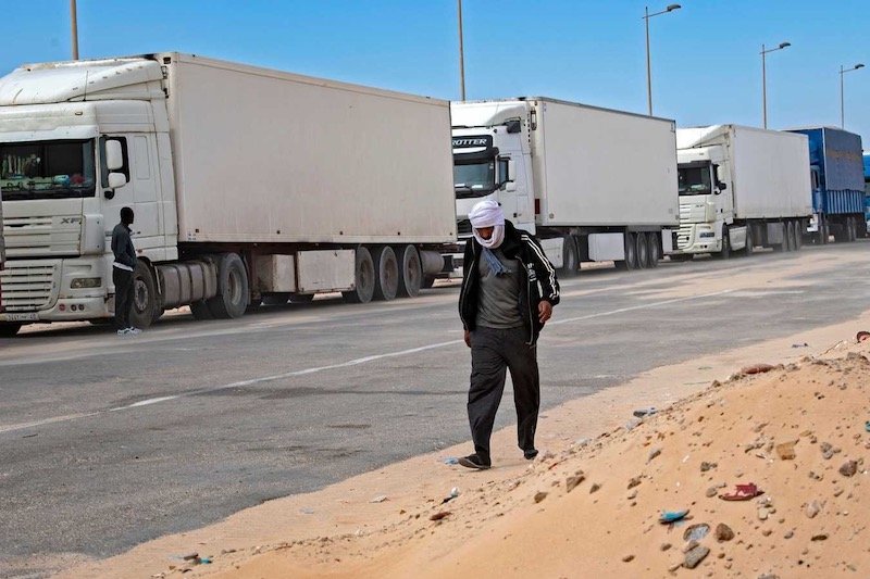 إطلاق عيارات على شاحنات مغربية في مالي