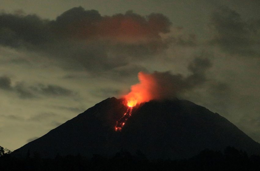  أندونيسيا ..ارتفاع حصيلة بركان سيميرو
