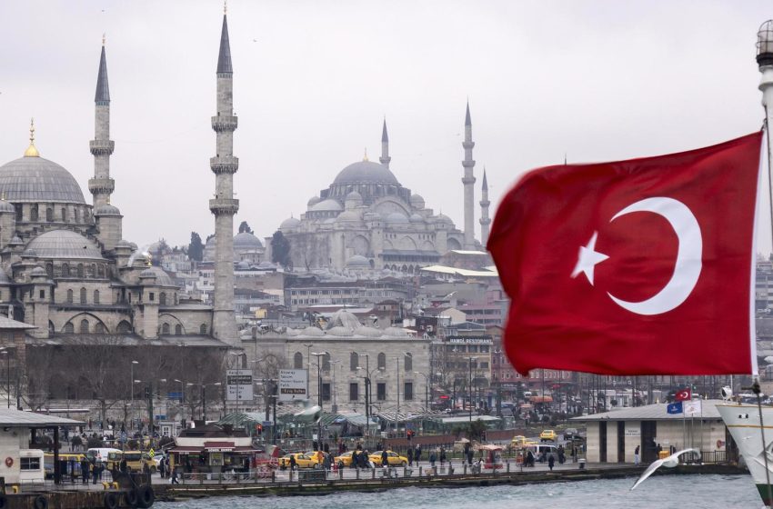  أزمة مالية تهدد بإغلاق 100 صحيفة تركية