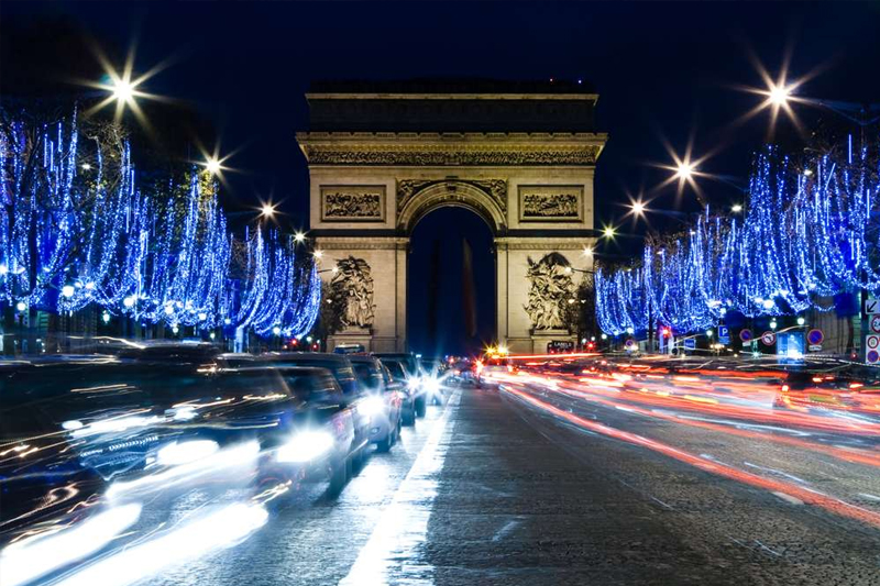  الحكومة الفرنسية تسمح بإقامة احتفالات رأس السنة
