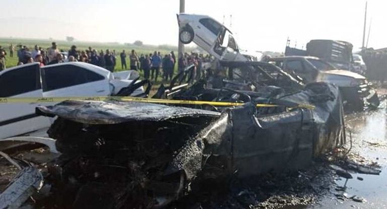 حادث سير يؤدي لتصادم عشرات السيارات جنوب إيران -فيديو