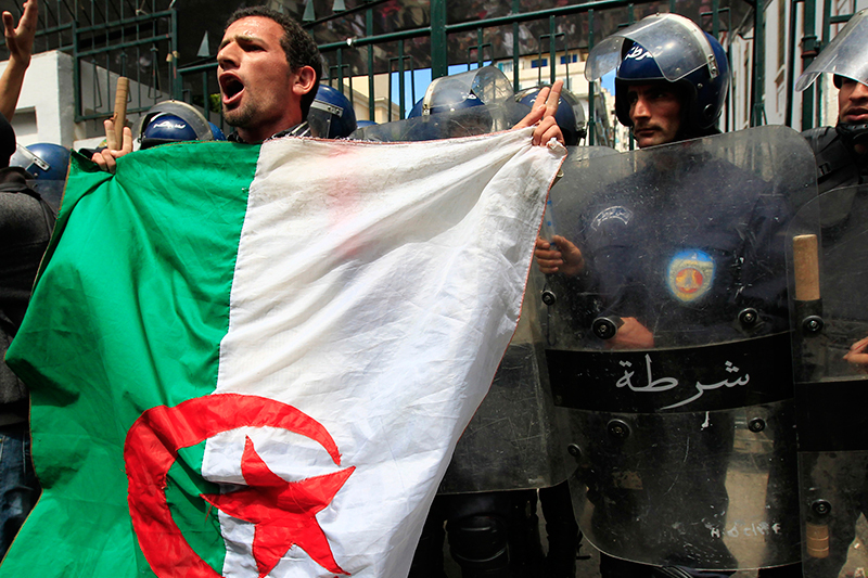 الجزائر : استغلال قوانين مكافحة الإرهاب ضد الحراك