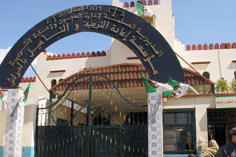  دخول أكثر من أربعين سجينا في إضراب عن الطعام بالجزائر