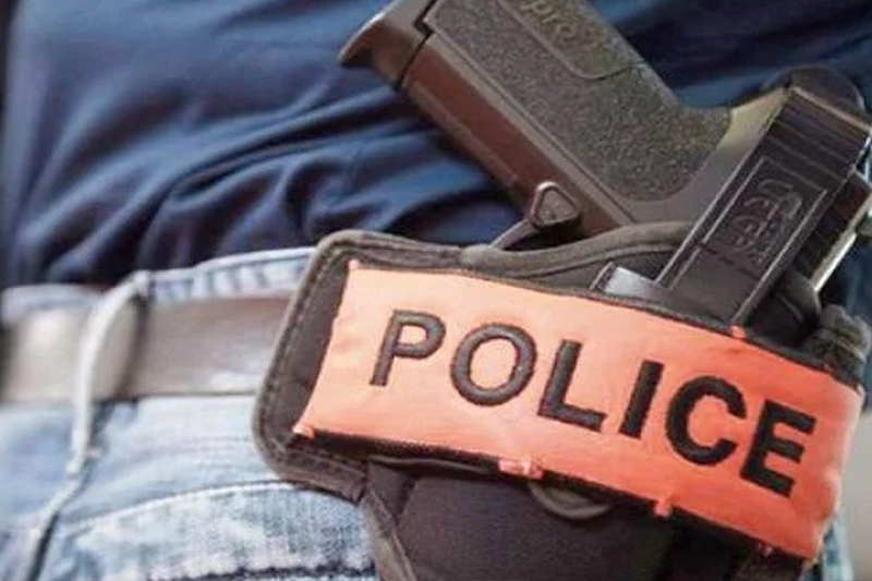  مكناس : شرطي يشهر سلاحه الوظيفي لتوقيف شخص متورط في عدة سرقات