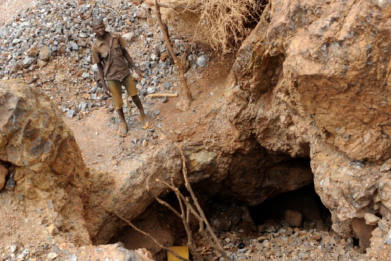  بوركينا فاسو : انفجار قرب منجم للذهب يودي بحياة 59 شخصا على الأقل