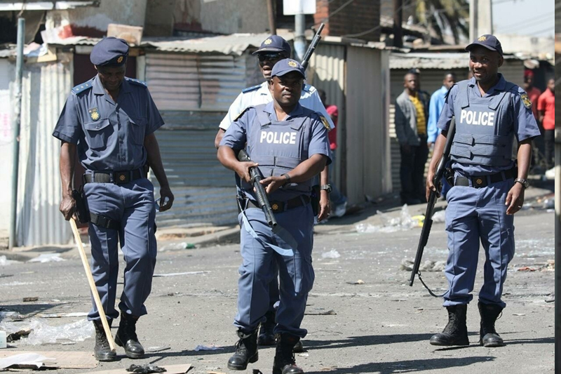 جنوب إفريقيا.. الشرطة تطلق الرصاص المطاطي على متظاهرين ضد العمال الأجانب