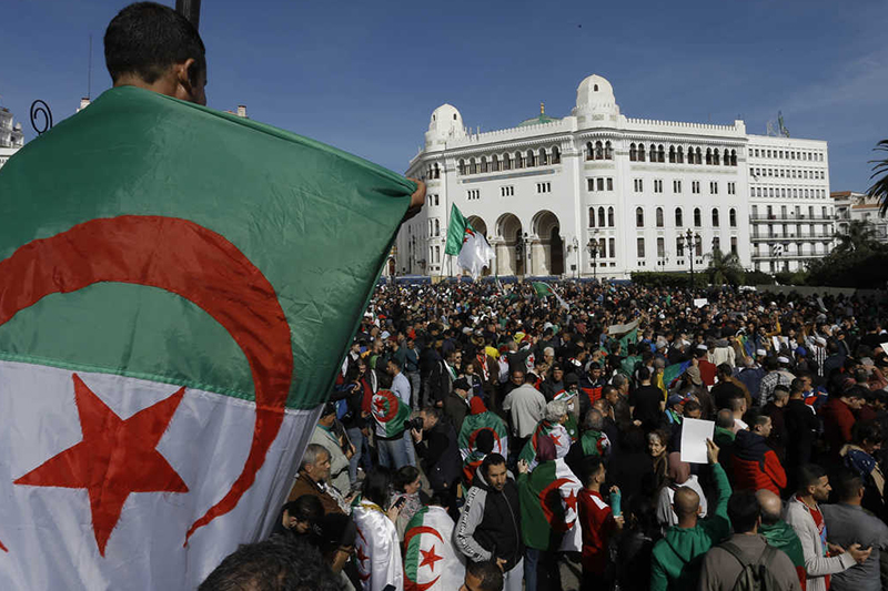  احتدام التوتر عشية الذكرى الثالثة للحراك في الجزائر