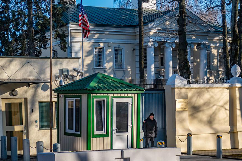  الولايات المتحدة تعلق عمليات سفارتها في بيلاروسيا