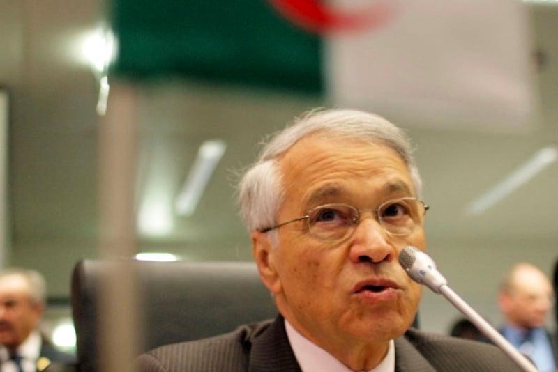  المطالبة بإصدار أمر دولي للقبض على وزير الطاقة والمناجم الجزائري الأسبق