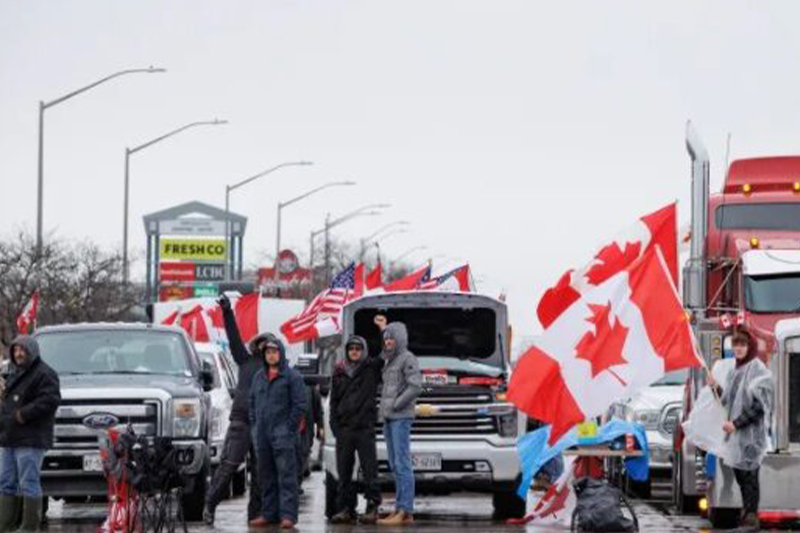  كندا : محكمة أونتاريو تأمر برفع الحصار على المحاور الحدودية
