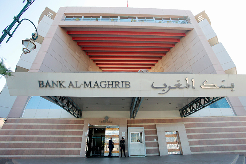  بنك المغرب يعلن عودة الأزمة إلى قطاع التأمينات