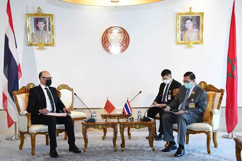  سفير المغرب يتباحث مع رئيس مجلس الشيوخ لمملكة تايلاند