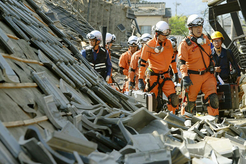  زلزال اليابان يودي بحياة 4 أشخاص وإصابة أكثر من 100 آخرين
