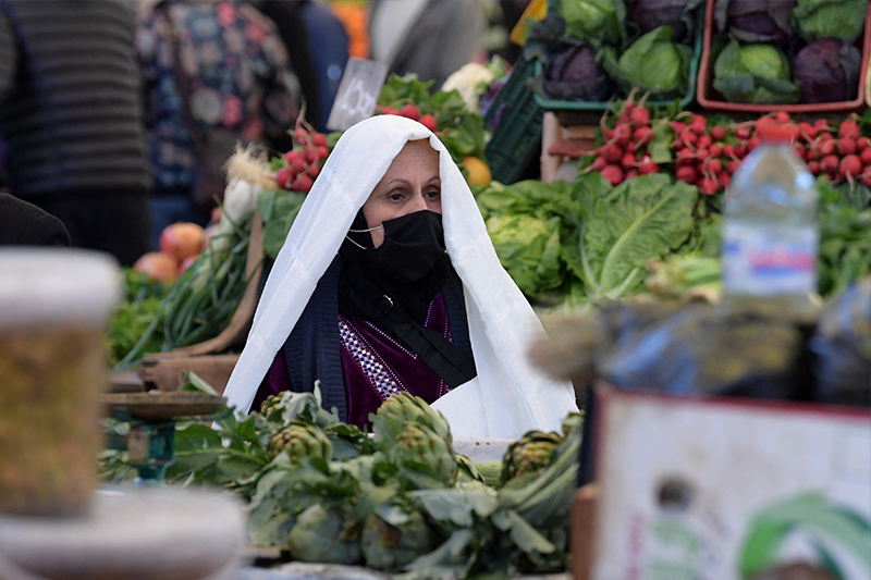  تونس تعيش مخاوف ندرة المنتجات الغذائية مع قرب شهر رمضان