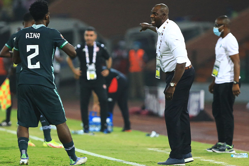  الاتحاد النيجيري يقيل مدربه عقب الفشل في تصفيات مونديال قطر