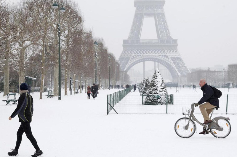  فرنسا تعلن حالة التأهب في 22 مقاطعة بشمال ووسط البلاد بسبب تساقط الثلوج