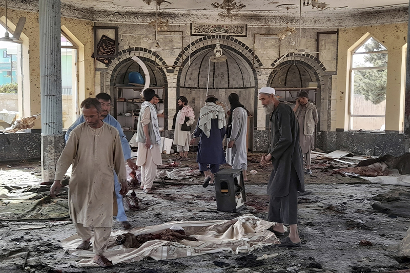  انفجار مسجد بأفغانستان يودي بحياة 33 شخصا