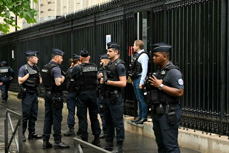 مقتل حارس أمن السفارة القطرية في باريس