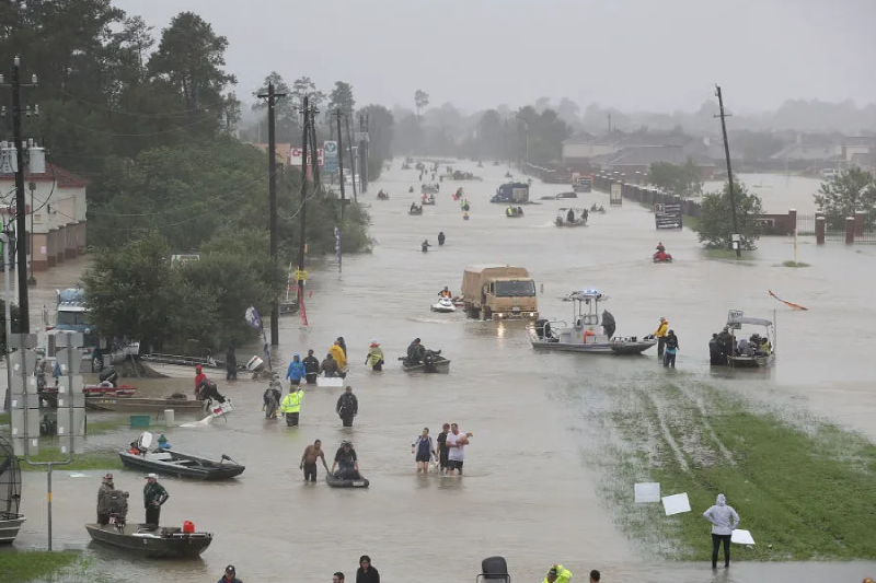  أعاصير قوية وفيضانات تجتاح ولايات تكساس الأمريكية