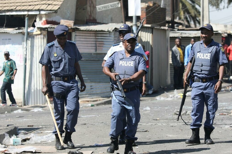  مصرع ستة أشخاص في هجوم ناري في مدينة كيب تاون بجنوب إفريقيا