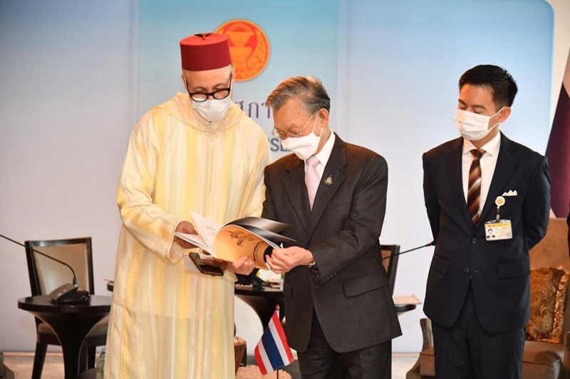  سفير المغرب في بانكوك يتباحث مع رئيس الجمعية الوطنية التايلاندية (صور)