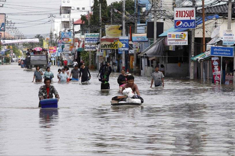  مصرع 82 شخصاً في فيضانات البنغلاديش