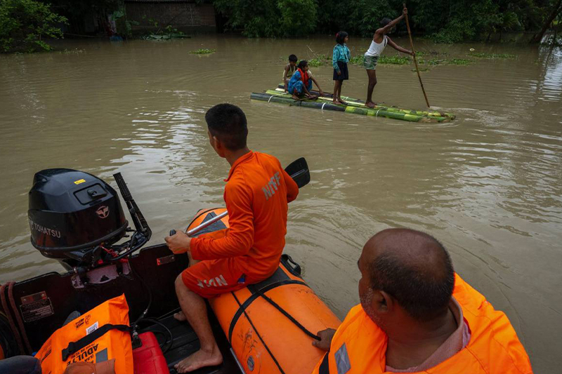 إجلاء أزيد من 100 ألف شخص بسبب الفيضانات في البنغلاديش