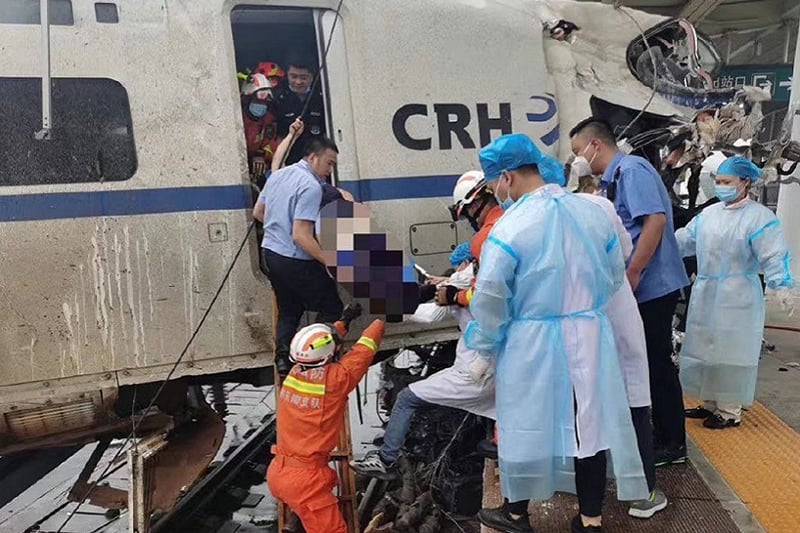 مصرع شخص وإصابة آخرين في حادث قطار جنوب الصين