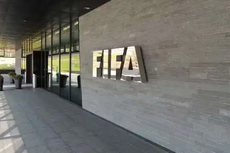  الFIFA يطلق حملة للحد من إهانات اللاعبين على شبكات التواصل