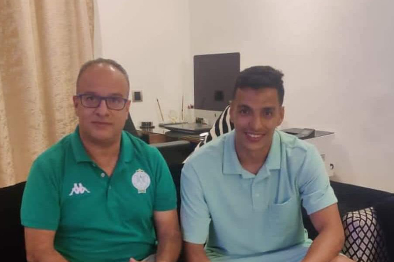 الرجاء الرياضي يتعاقد مع الجزائري محمد مهدي بوكاسي