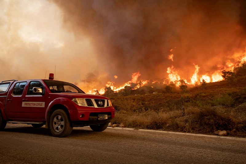 فرق التدخل تنجح في إخماد الحرائق الغابوية بإقليم خنيفرة
