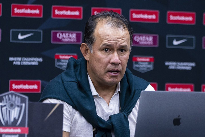  تعيين اللاعب السابق خوان رينوسو مدرباً جديداً لمنتخب البيرو