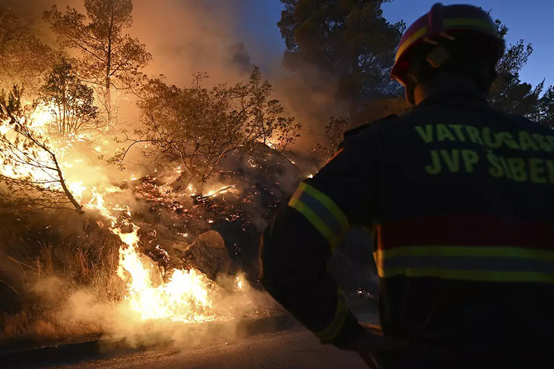  أستراليا : حرائق الغابات تؤثر سلباً على ثقب طبقة الأوزون