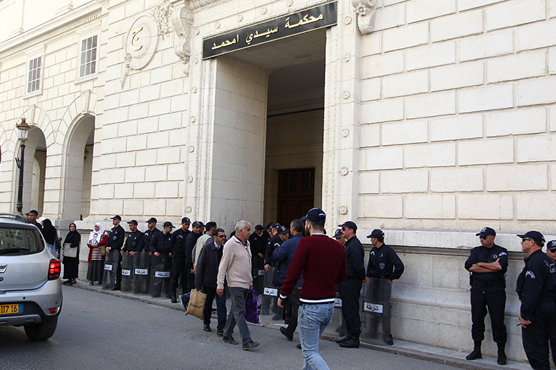  الحكم على وزيرين جزائريين سابقين بالسجن النافذ