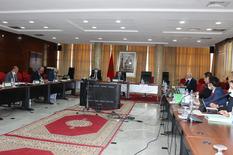  اللجنة الجهوية للاستثمار بجهة بني ملال تصادق على قرابة 140 ملفاً استثمارياً