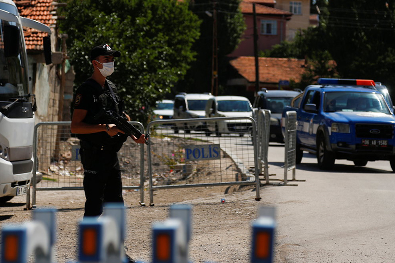 مصرع شرطي وإصابة آخر إثر انفجار بجنوب تركيا