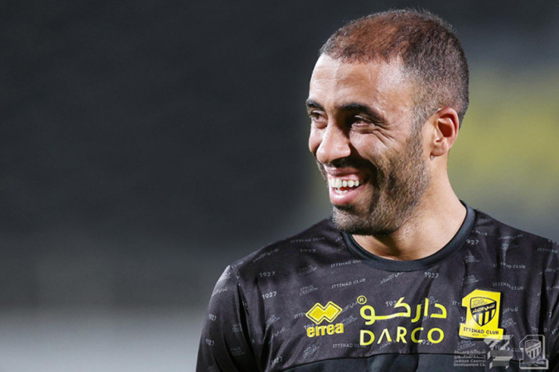 اللاعب المغربي حمد الله يرحب بتعليق عقوبة الإيقاف